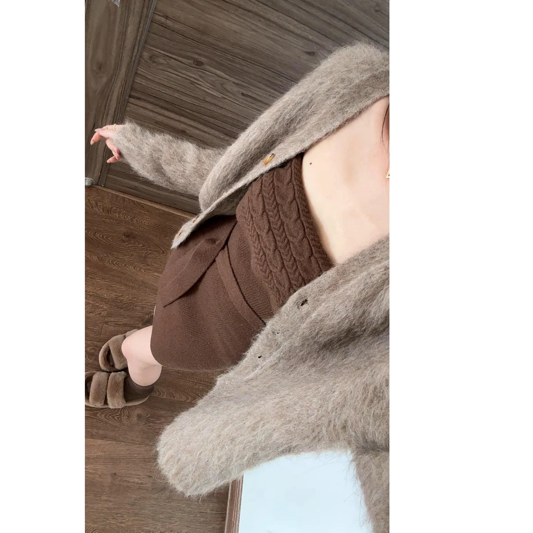 【燕麦雪饼】2025秋季新款纯欲气质毛毛开衫外套抹胸针织包臀连衣裙