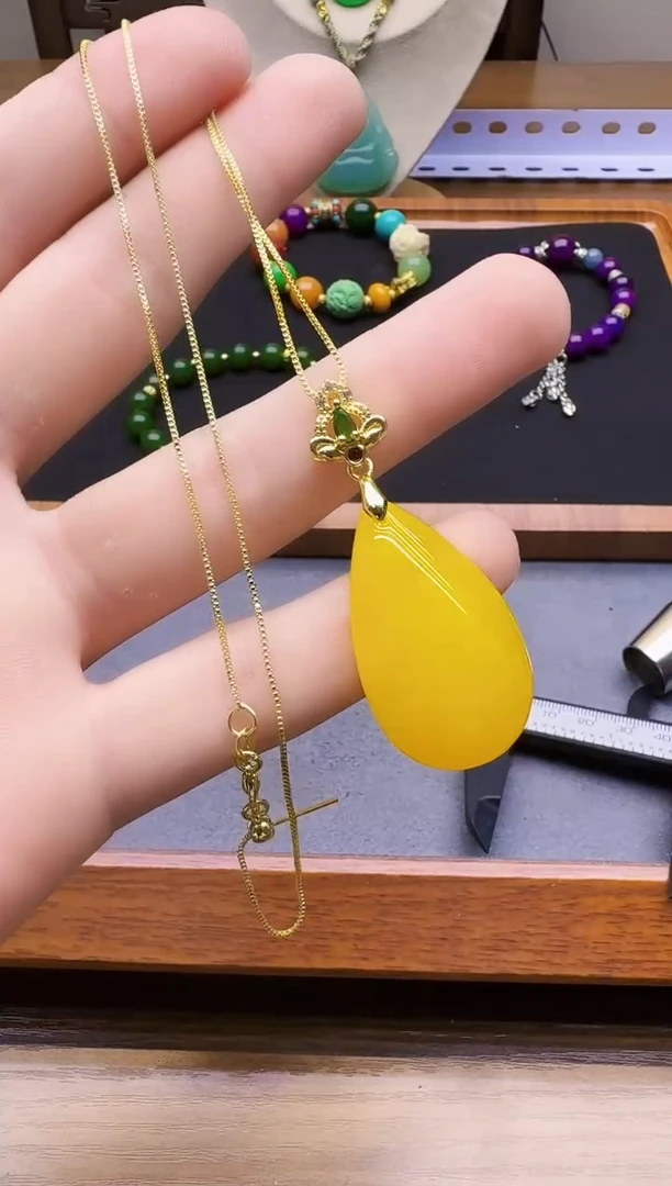 蜜蜡吊坠(赠链)14K金镶嵌D25