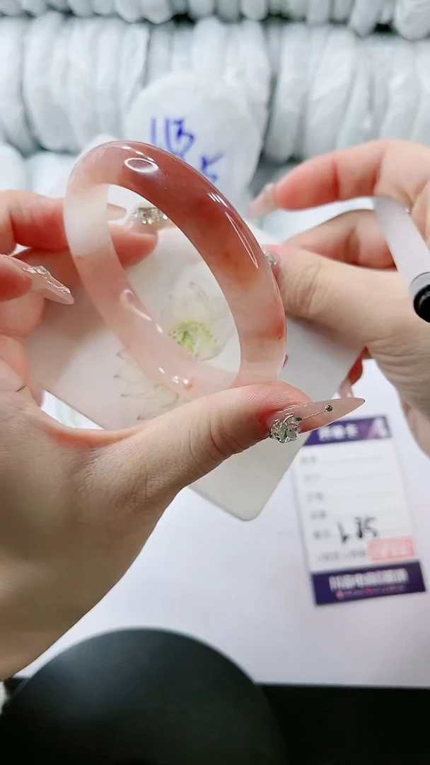 【闪购商品】石英质玉手镯未镶嵌多样性发货L85