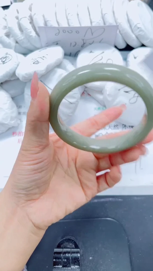 未镶嵌手镯石英质玉26-64.6