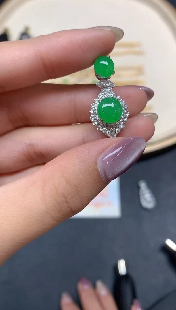 吊坠(不含链)18K金镶嵌翡翠吊坠A1|9800