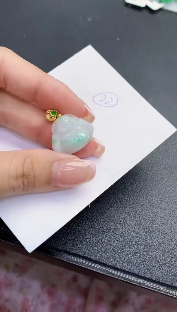 翡翠未镶嵌颈饰缅甸天然翡翠A货