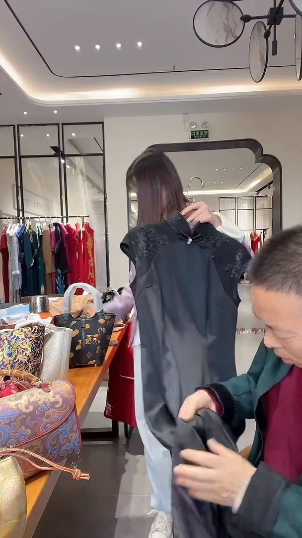 经典黑色蕾丝高定款长旗袍 799 l码