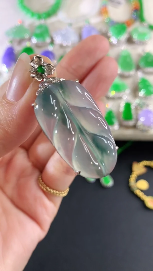 吊坠(不含链)18K金镶嵌翡翠182|