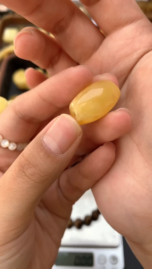 【闪购商品】琥珀珠宝奇石未镶嵌083琥珀蜜蜡花粉有纹小坑介意勿拍