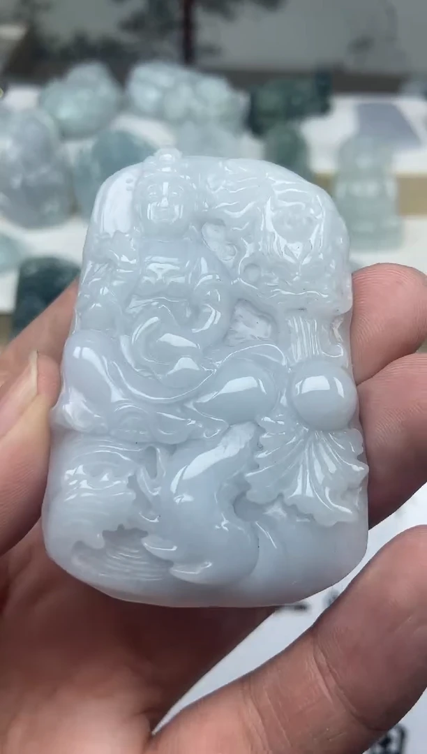 颈饰未镶嵌翡翠玉龙观音