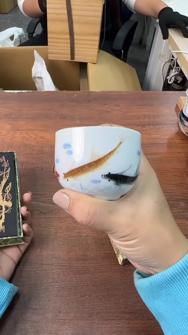 一***茶努力工作赚米买大G