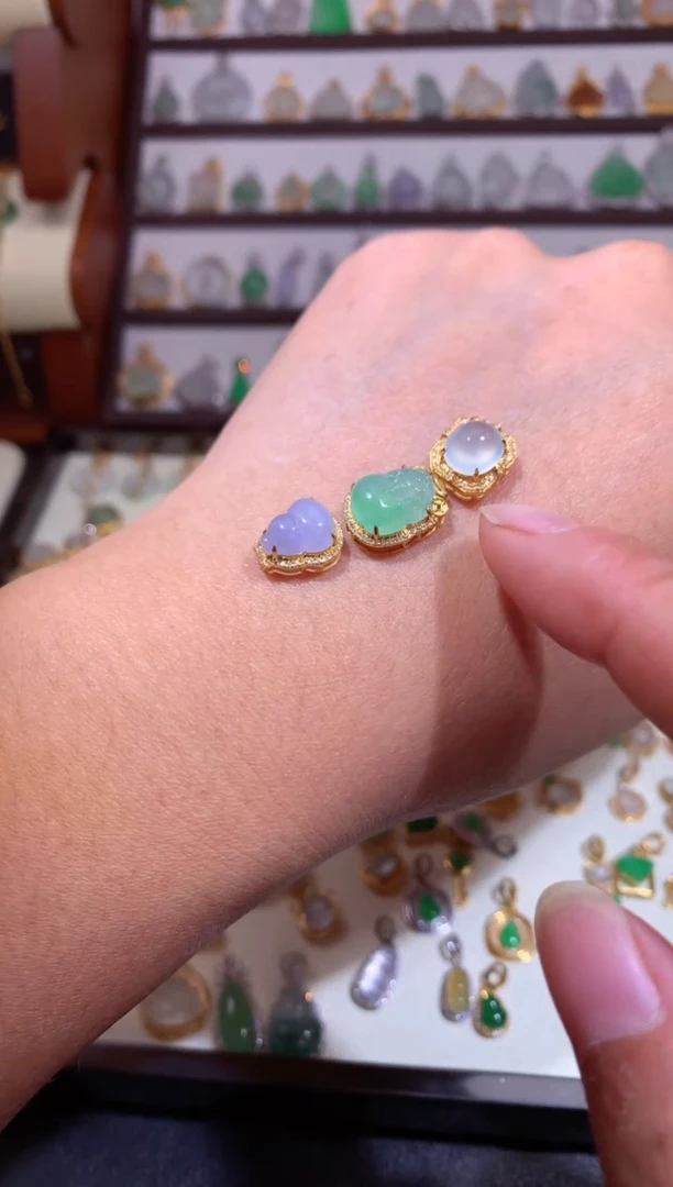 吊坠(不含链)18K金镶嵌翡翠雷**䨻11111111