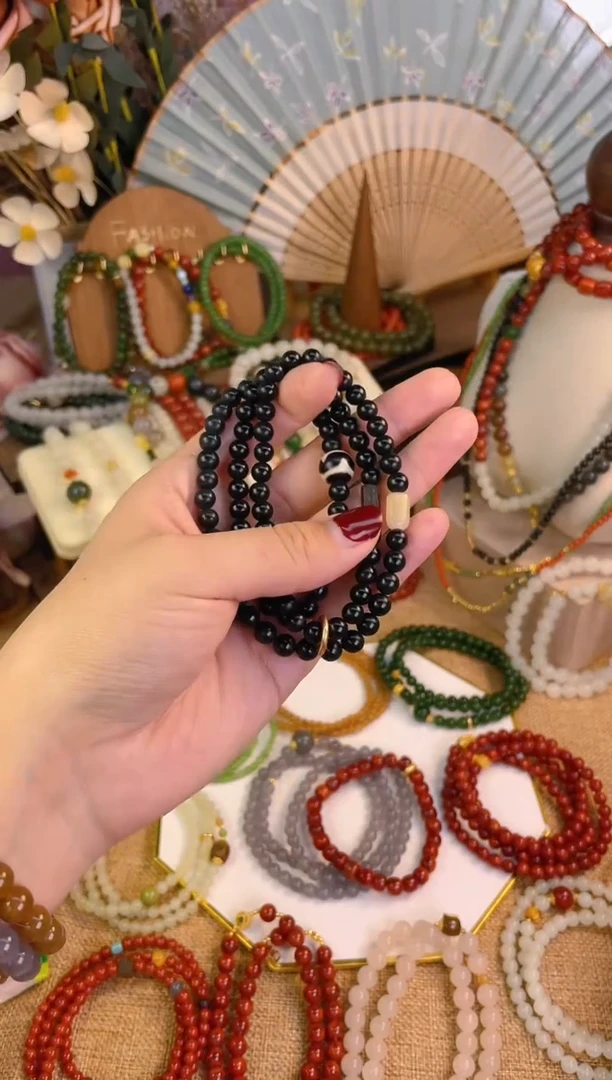 【闪购商品】和田玉手串18K金镶嵌墨玉