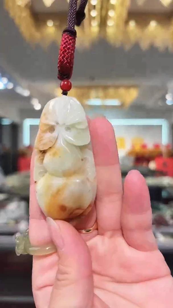未镶嵌岫玉颈饰吊坠