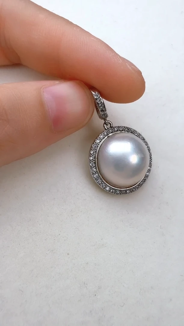 合金颈饰拼合珍珠（马贝珠）银色太阳花