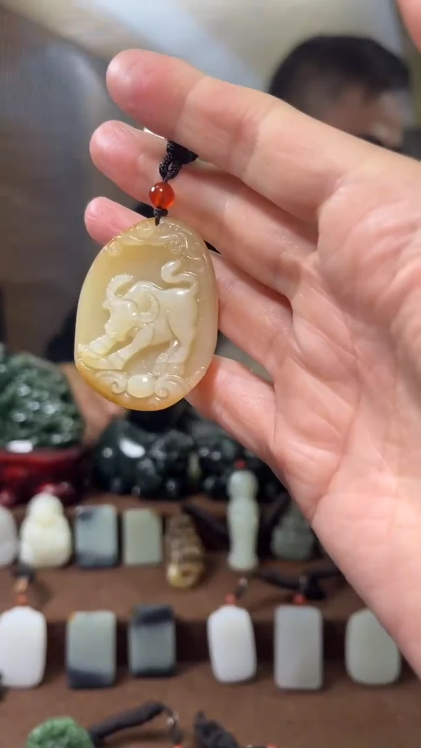 颈饰未镶嵌和田玉·