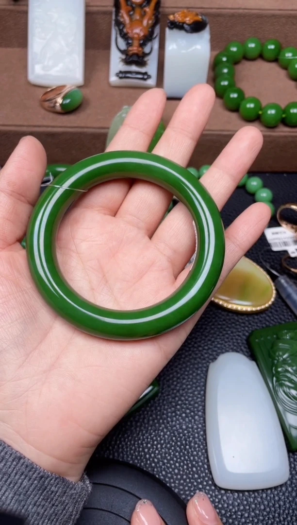 颈饰未镶嵌和田玉F156