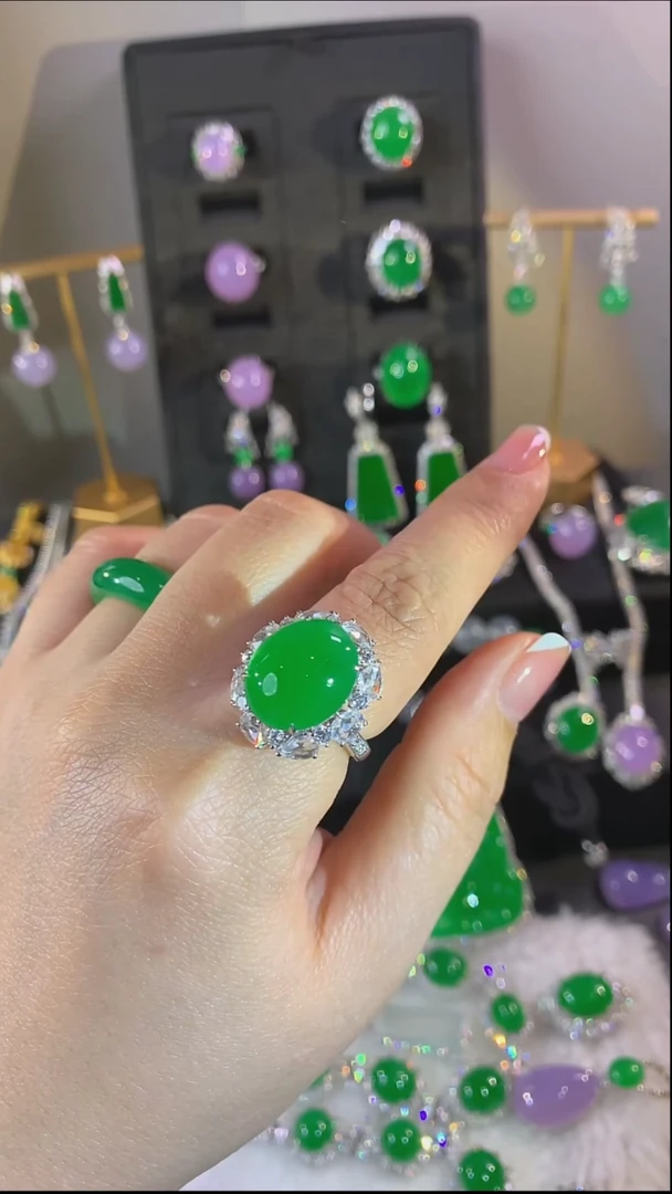 未镶嵌挂件翡翠戒指