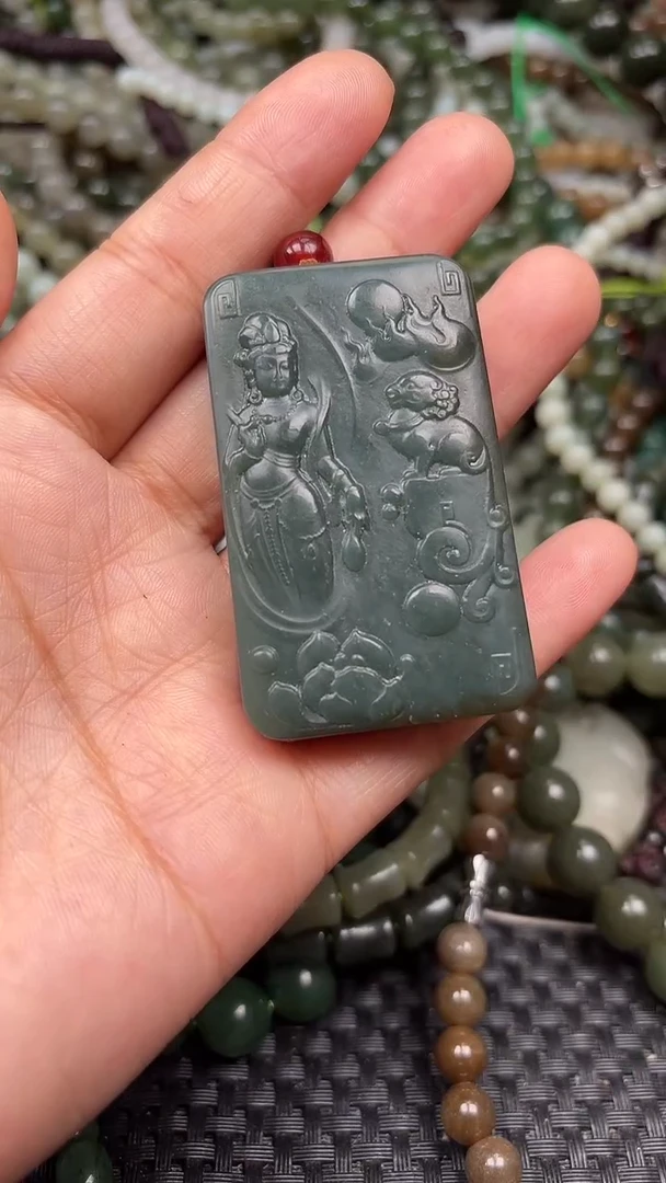 颈饰未镶嵌和田玉1