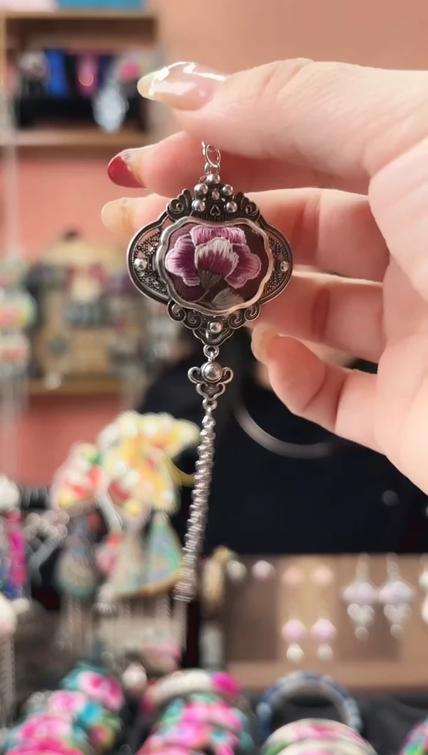 织绣艺枝独绣手工饰品82*