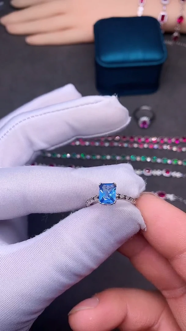 【闪购商品】海蓝宝石戒指银S925镶嵌······