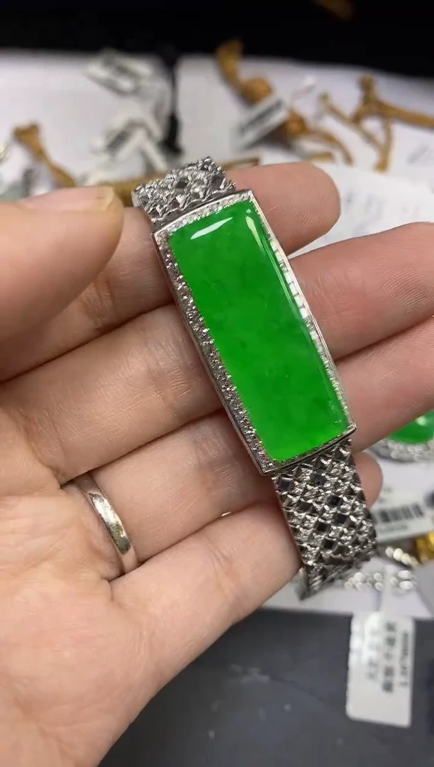 18K金镶嵌手链翡翠傲**花18K金镶嵌 手链 翡翠