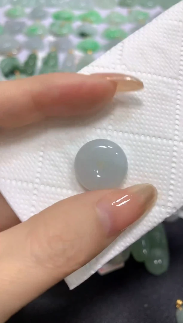 颈饰未镶嵌翡翠A货