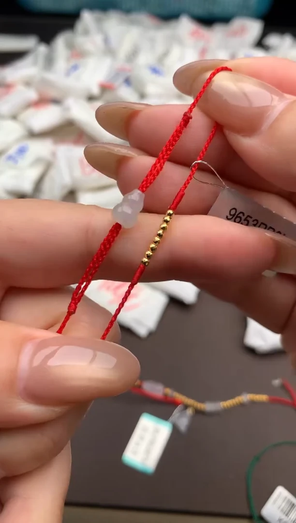 【闪购商品】翡翠手绳未镶嵌多样性发货（发一个）