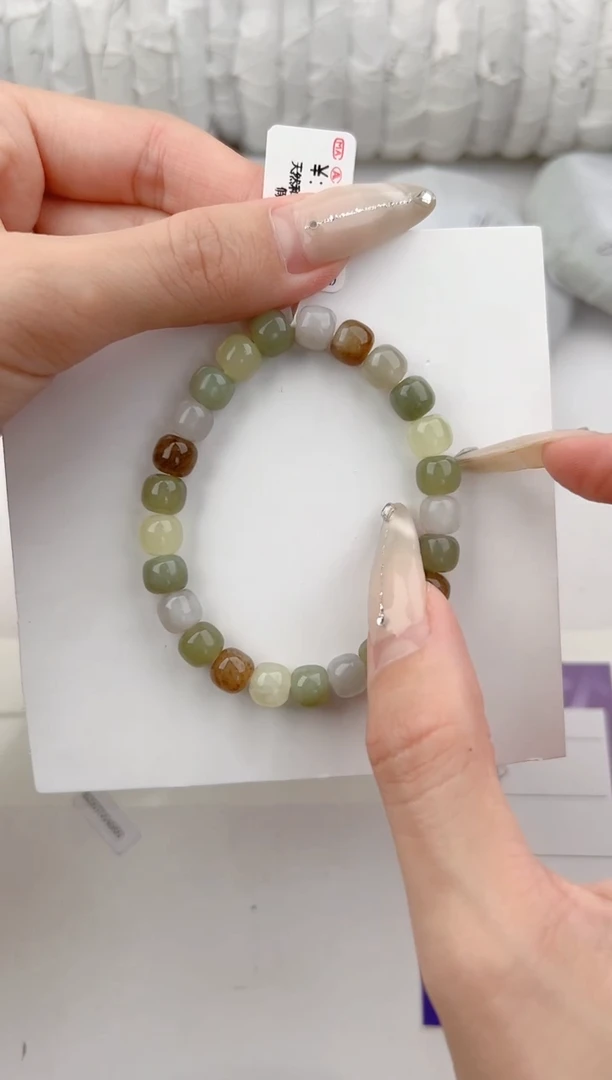 手链未镶嵌和田玉1颜色微差无瑕疵