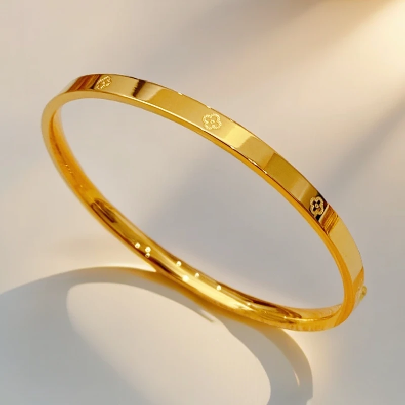 钛钢手镯 气质时尚不掉色四叶草手镯光面实心金色镯子女款送女友