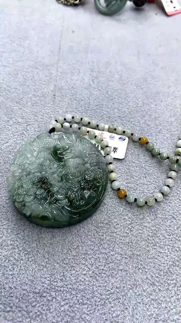 颈饰未镶嵌翡翠翡翠圆牌山水吊坠
