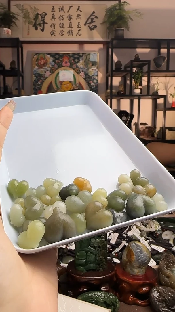 颈饰未镶嵌和田玉?****圆桃子