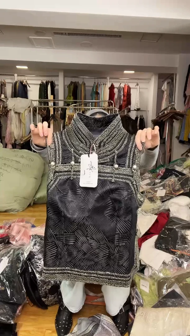 马甲       M码       80-105斤