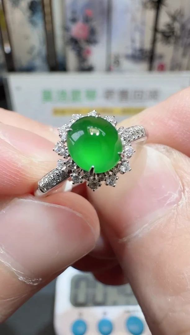 18K金镶嵌戒指翡翠寄售回流，不退不换