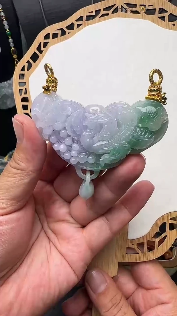 颈饰未镶嵌翡翠吊坠