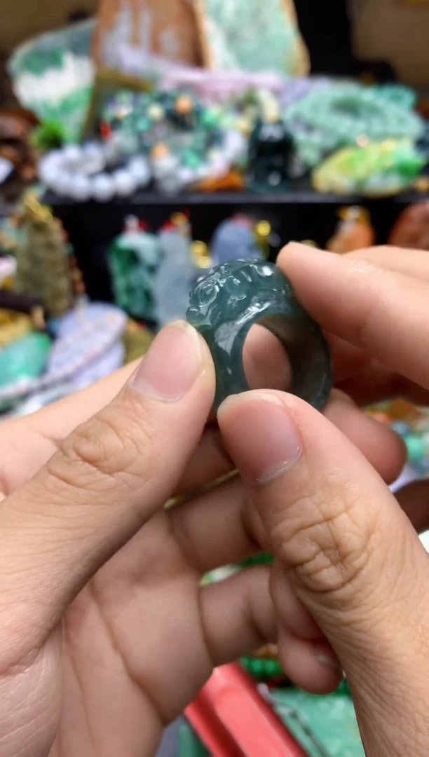 颈饰未镶嵌翡翠天然缅甸翡翠A货