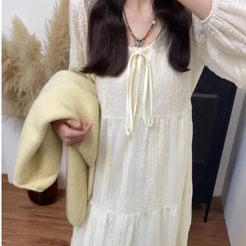 2025新款白月光法式气质小众设计感显瘦中长款连衣裙