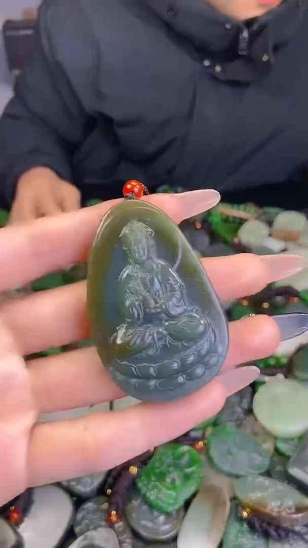 颈饰未镶嵌和田玉1