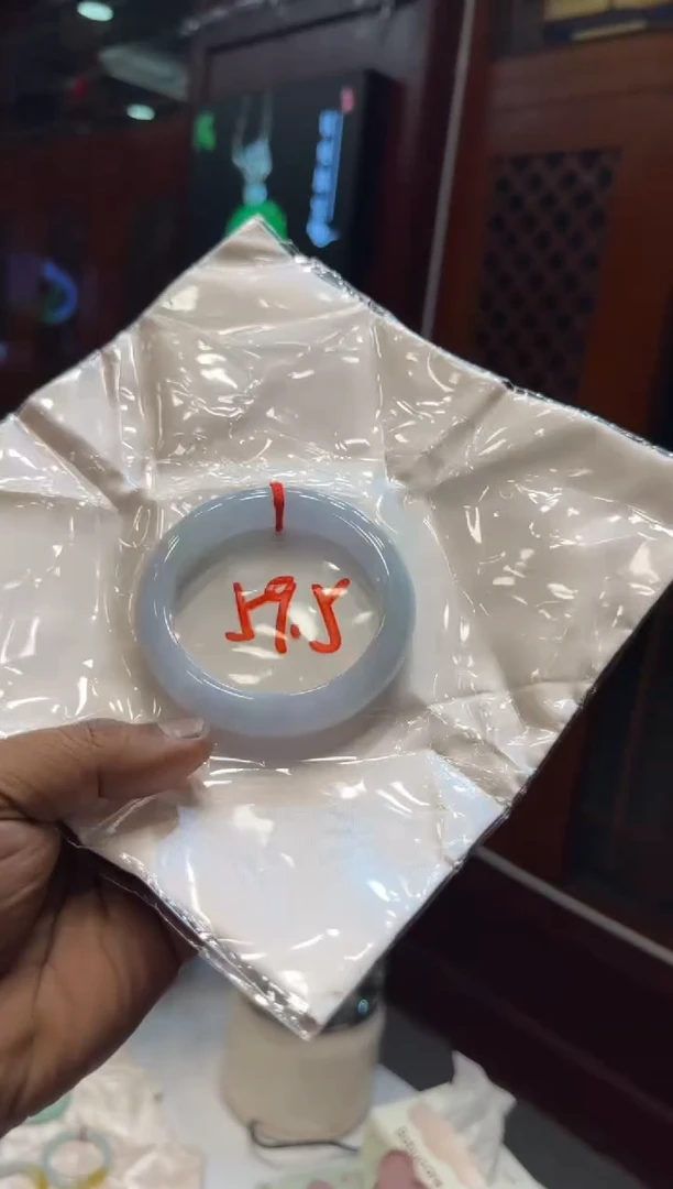 未镶嵌手镯翡翠手镯