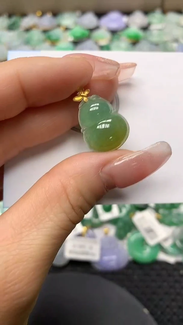 颈饰18K金镶嵌翡翠a货支持复检百元以上9元证书费自理