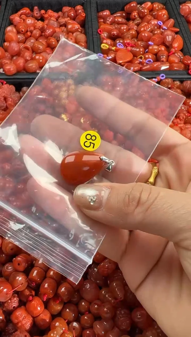 【闪购商品】南红玛瑙颈饰未镶嵌1