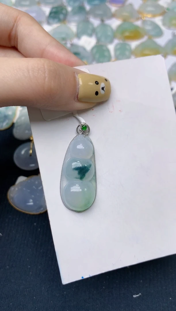 翡翠18K金镶嵌颈饰天然翡翠A货