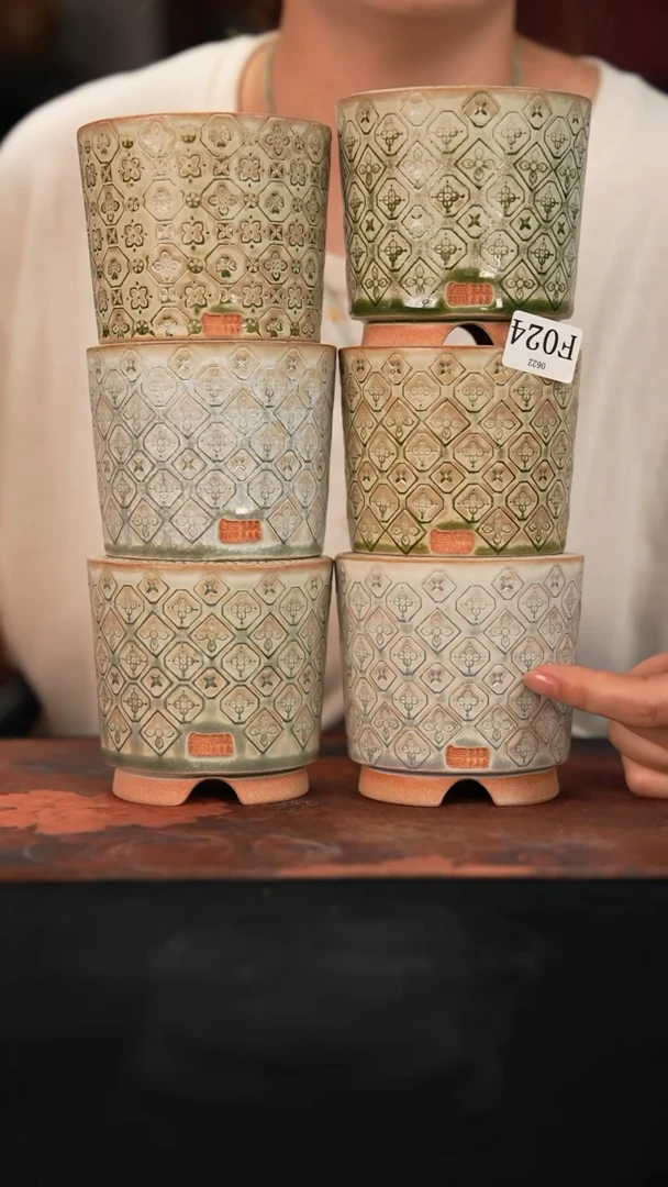 6-22-024  花盆口径7.5 混发1个