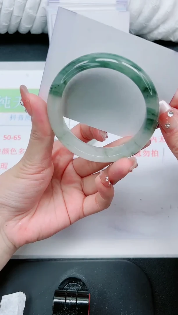 【闪购商品】石英质玉手镯未镶嵌308