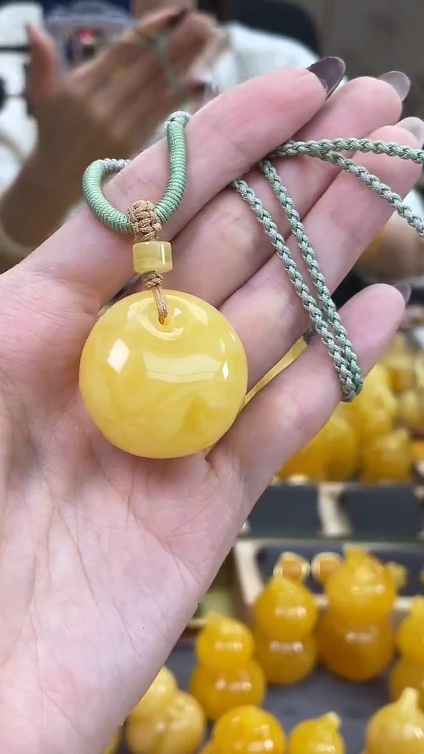 裸石琥珀未镶嵌j77