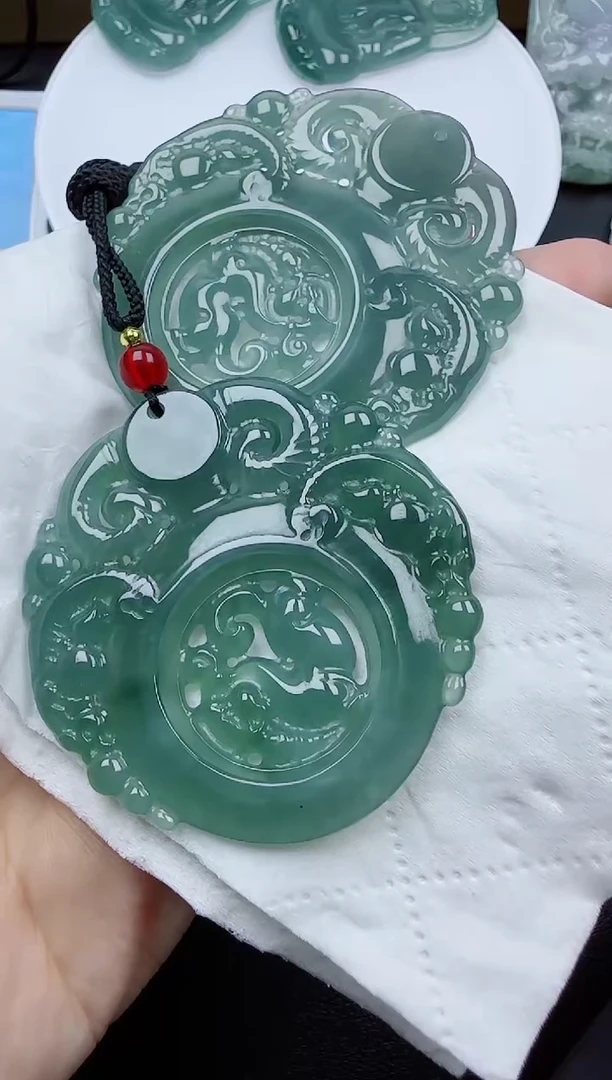【闪购商品】翡翠未镶嵌颈饰翡翠三阳开泰（多样性发其一）