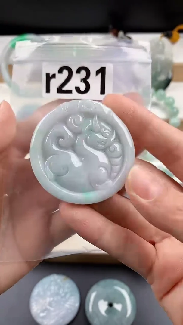 颈饰未镶嵌翡翠天然翡翠吊坠挂件