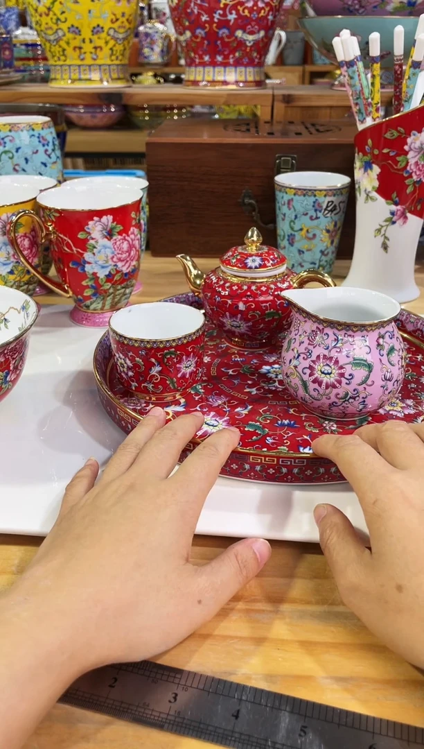 瓷片景德镇珐琅彩缠枝莲茶具