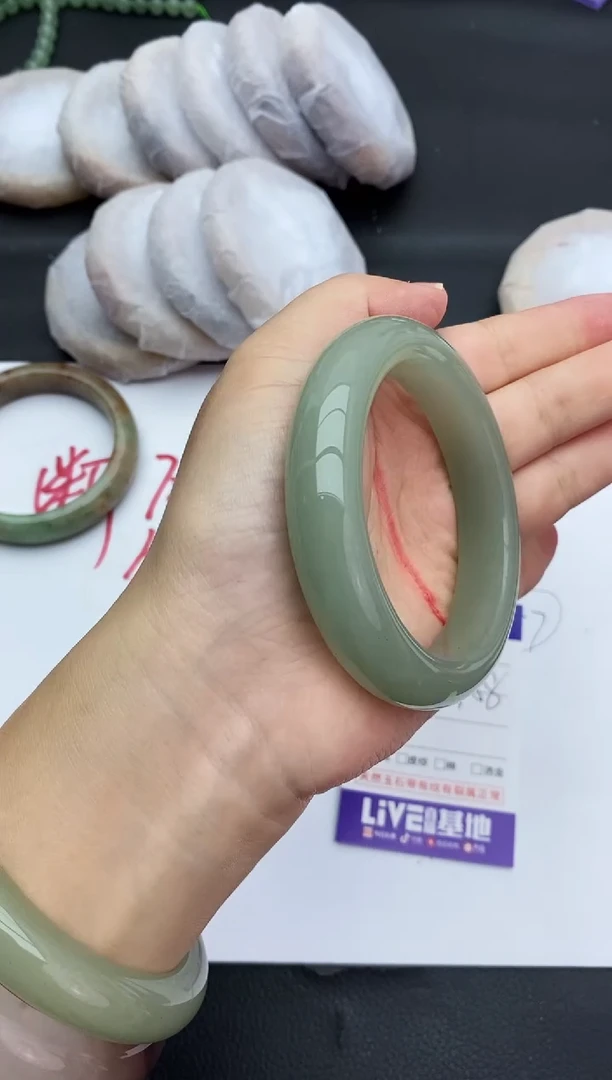 未镶嵌手镯石英质玉198+57/58