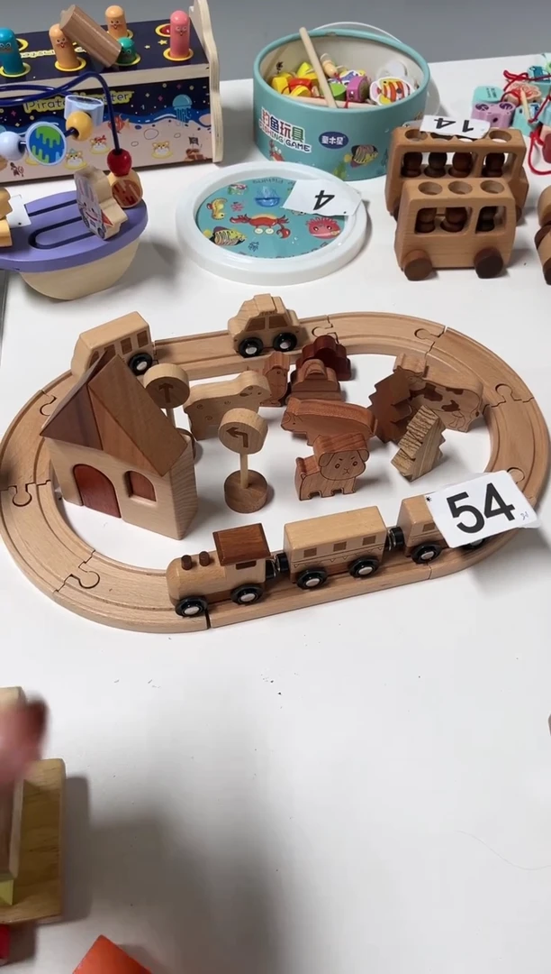 木木制轨道车玩具