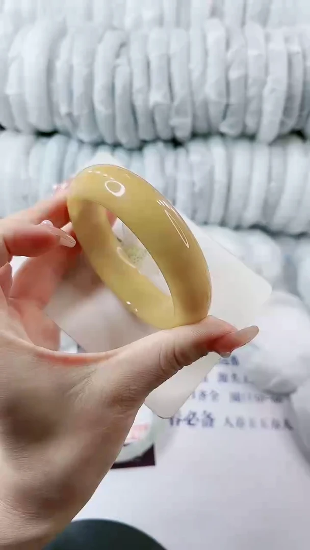 【闪购商品】石英质玉手镯未镶嵌1035194166-