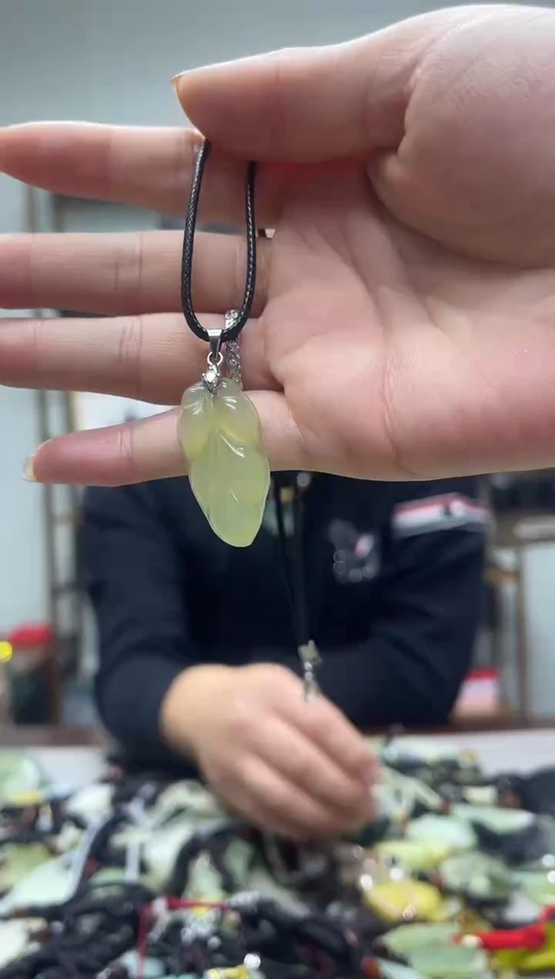 未镶嵌岫玉吊坠·