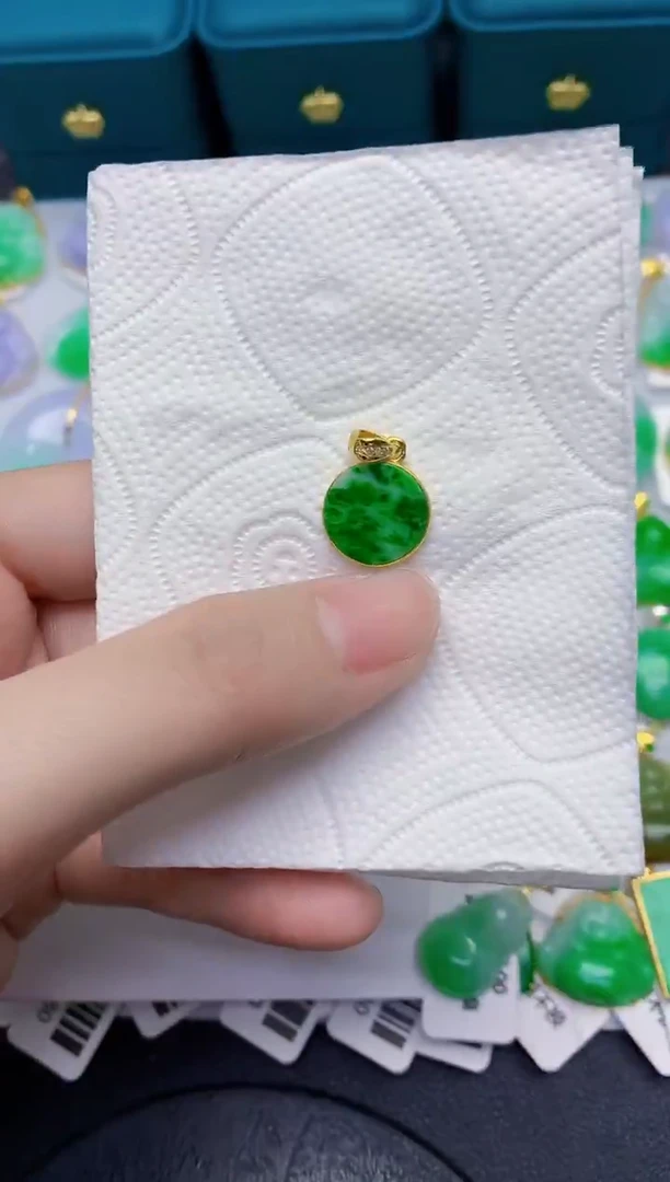 颈饰未镶嵌翡翠天然翡翠缅甸A货