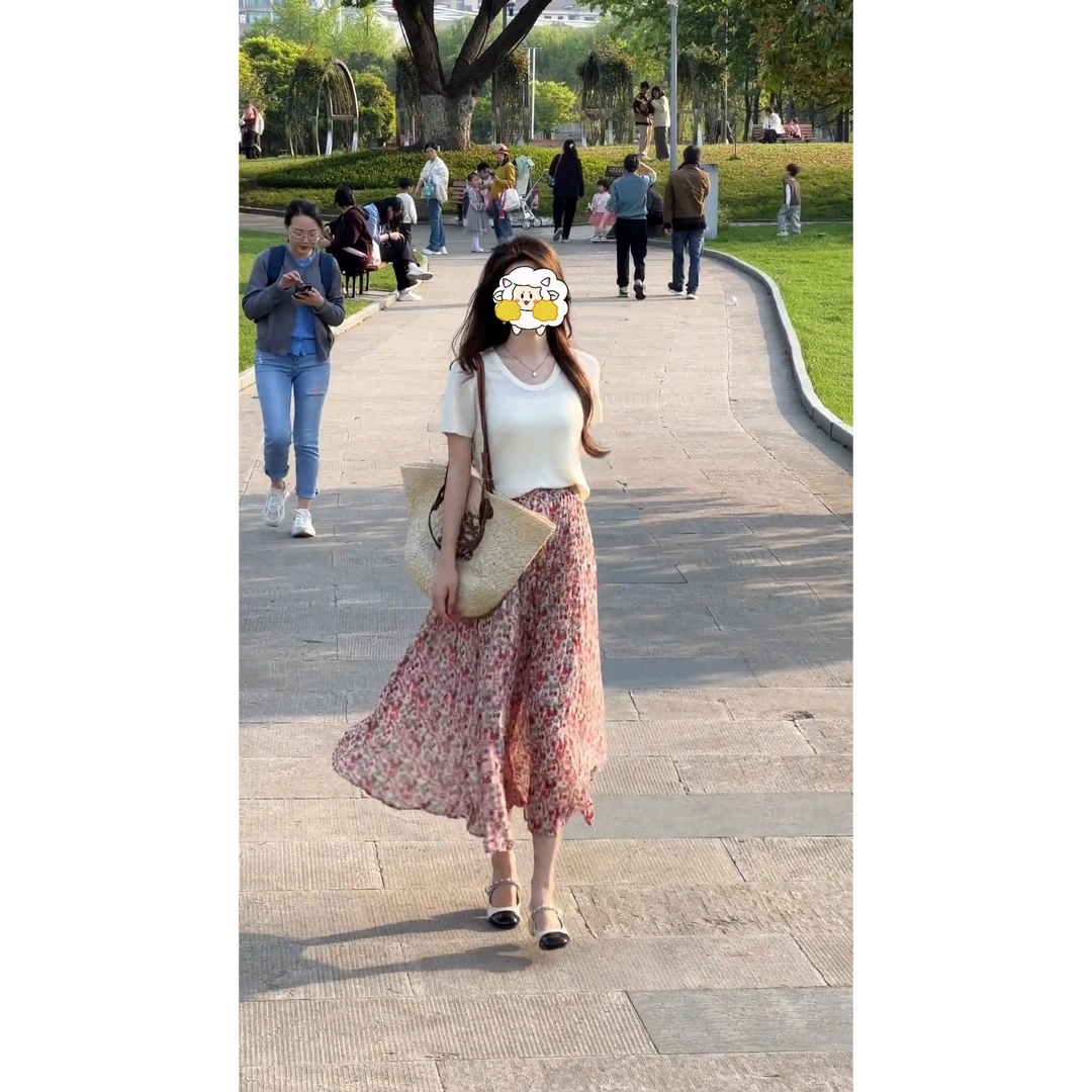 2025夏季辛苦简约气质时尚短袖T恤+碎花半身裙两件套休闲套装